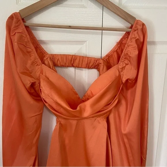 Hello Molly NWT Satin Open Back Cut Out Long Sleeve Orange Mini Dress Medium - Picture 5 of 12